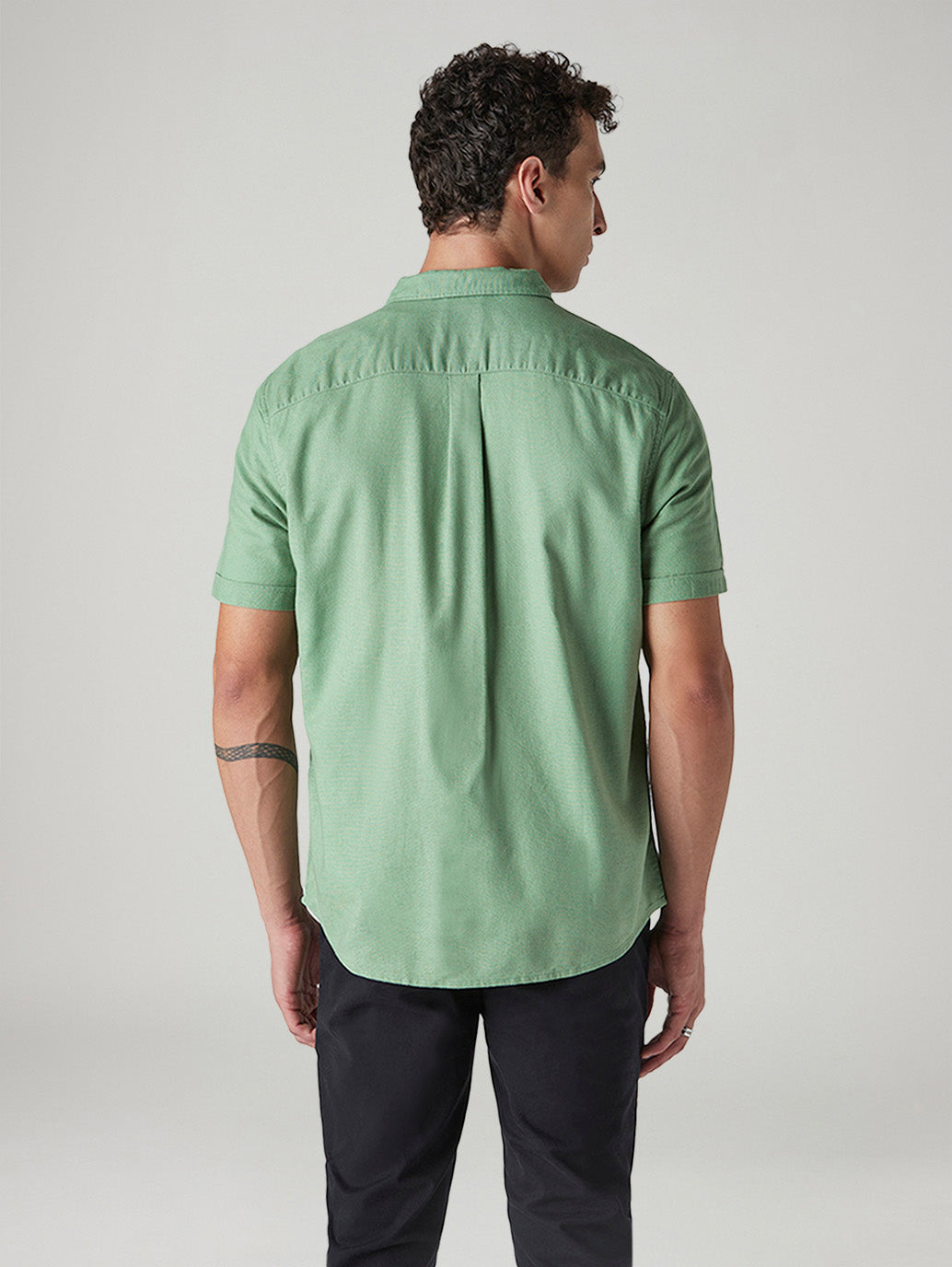 Men's Solid Slim Fit Oxford Shirt - Back View