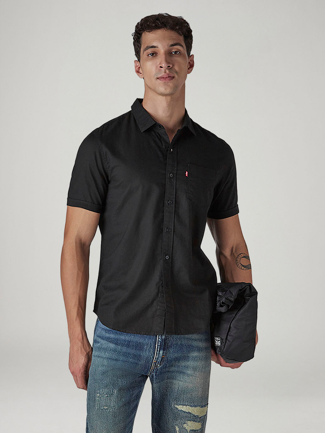 Men's Solid Button Down Collar Slim Fit Oxford Shirt