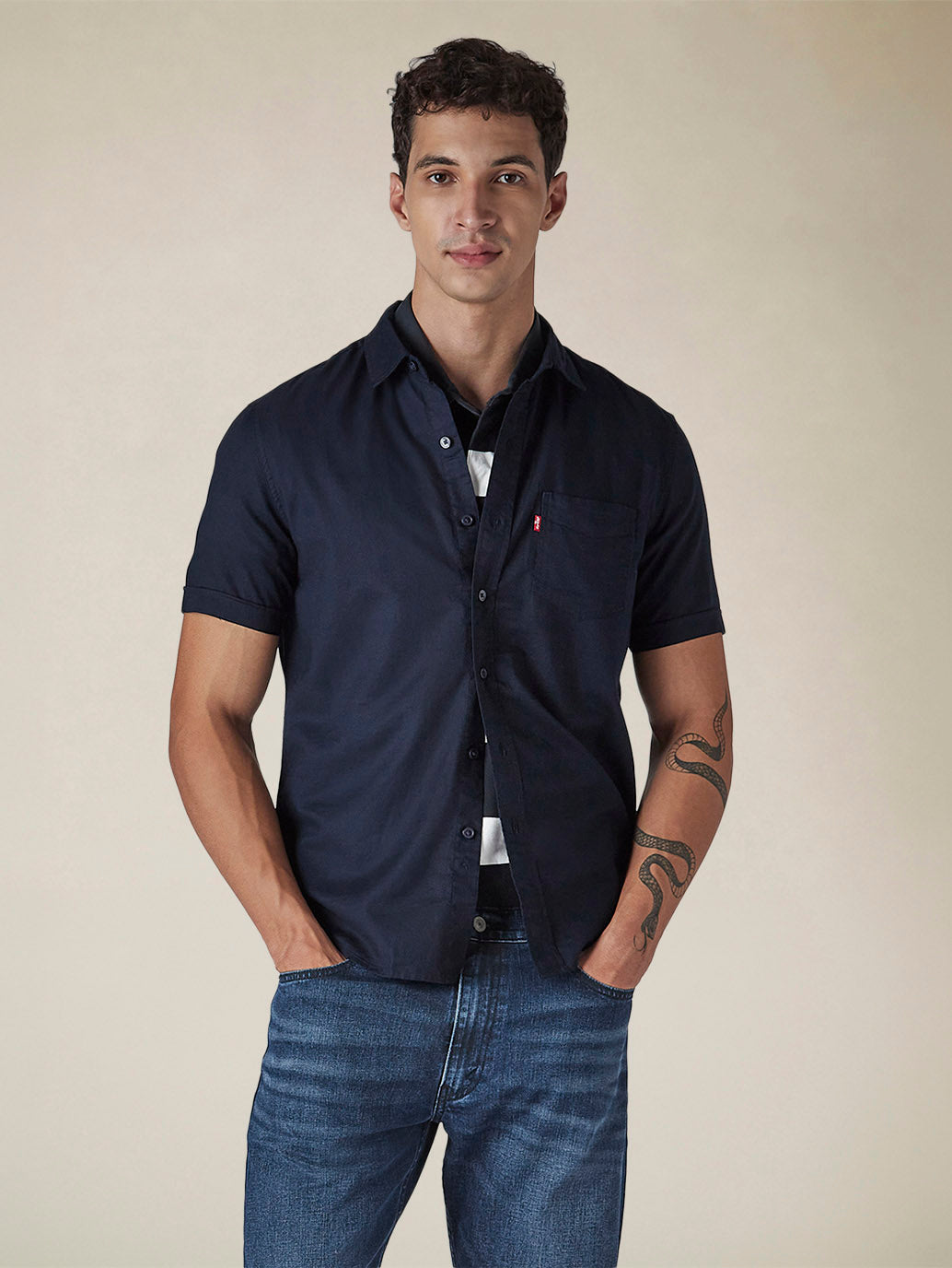 Men's Solid Button Down Collar Slim Fit Oxford Shirt - Styleshot View
