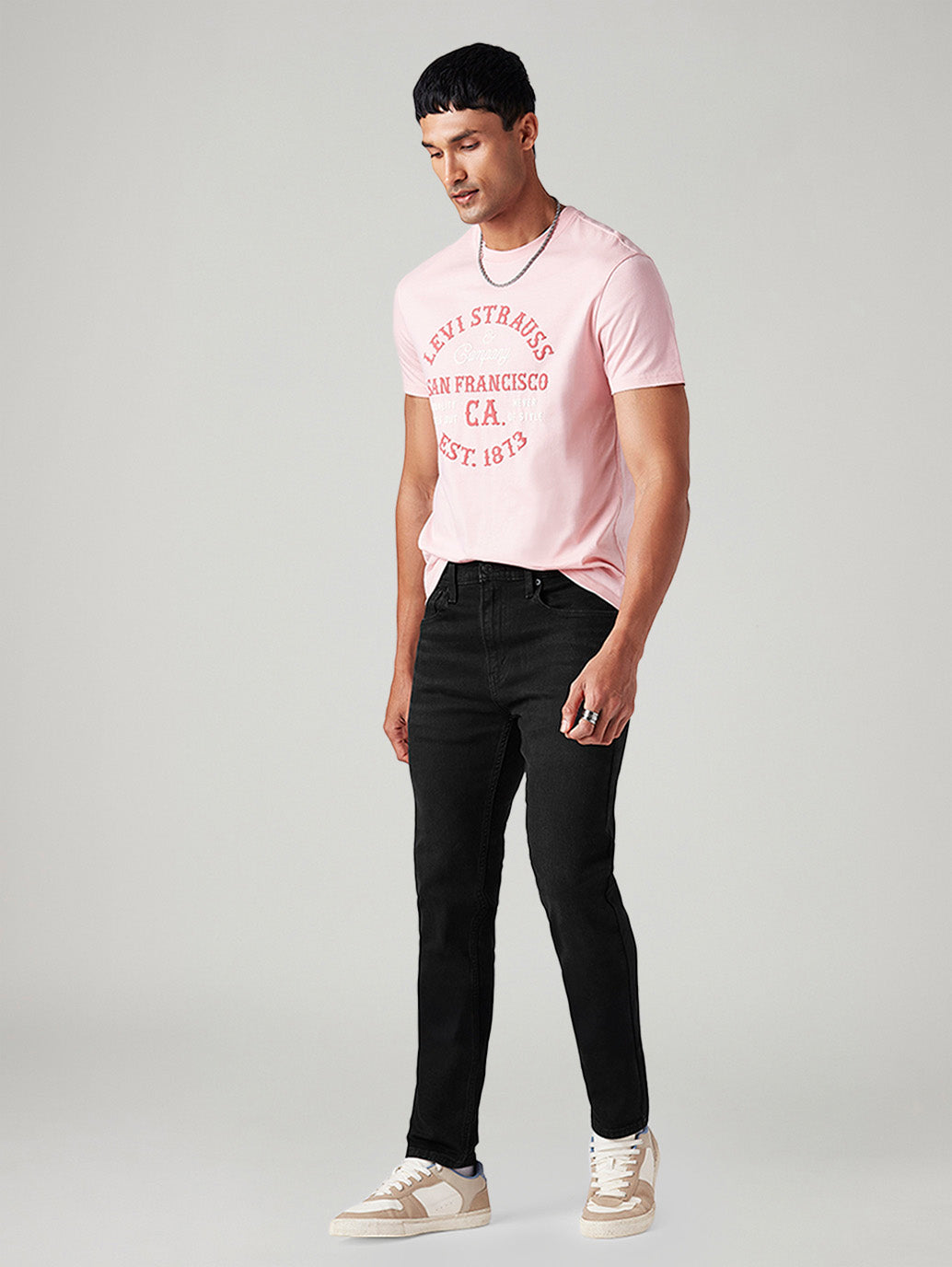 Men's 512 Black Slim Tapered Fit Mid Rise Jeans - Front View