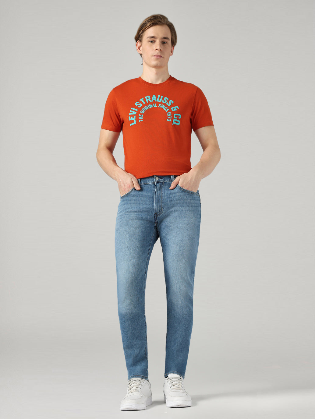 Men's 512 Light Blue Slim Tapered Fit Mid Rise Performance Jeans - Styleshot View