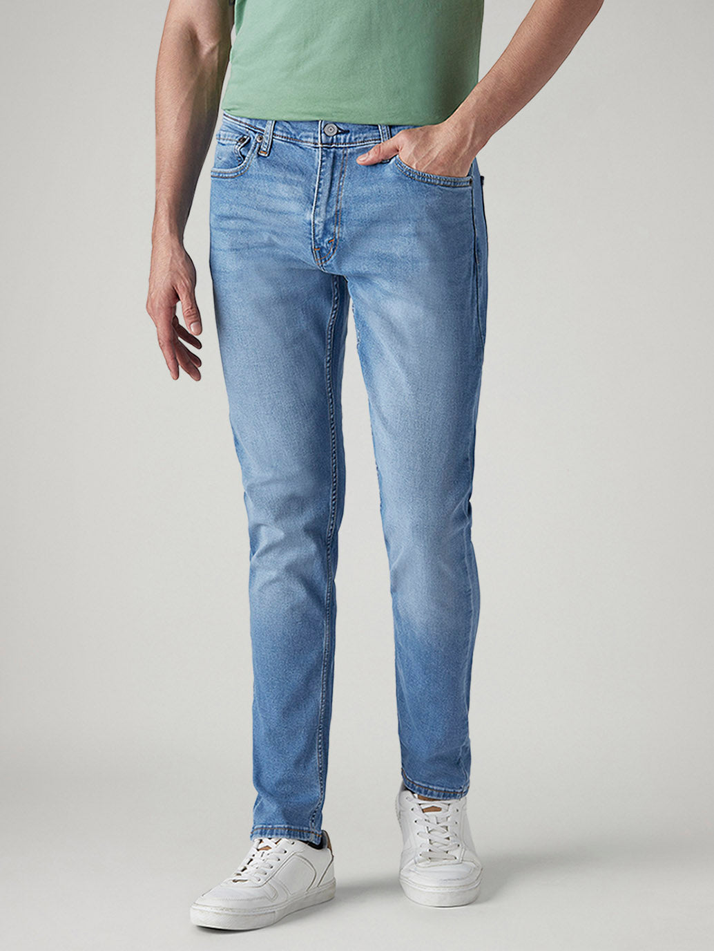 Men's 512 Light Indigo Slim Tapered Fit Mid Rise Jeans - Front View