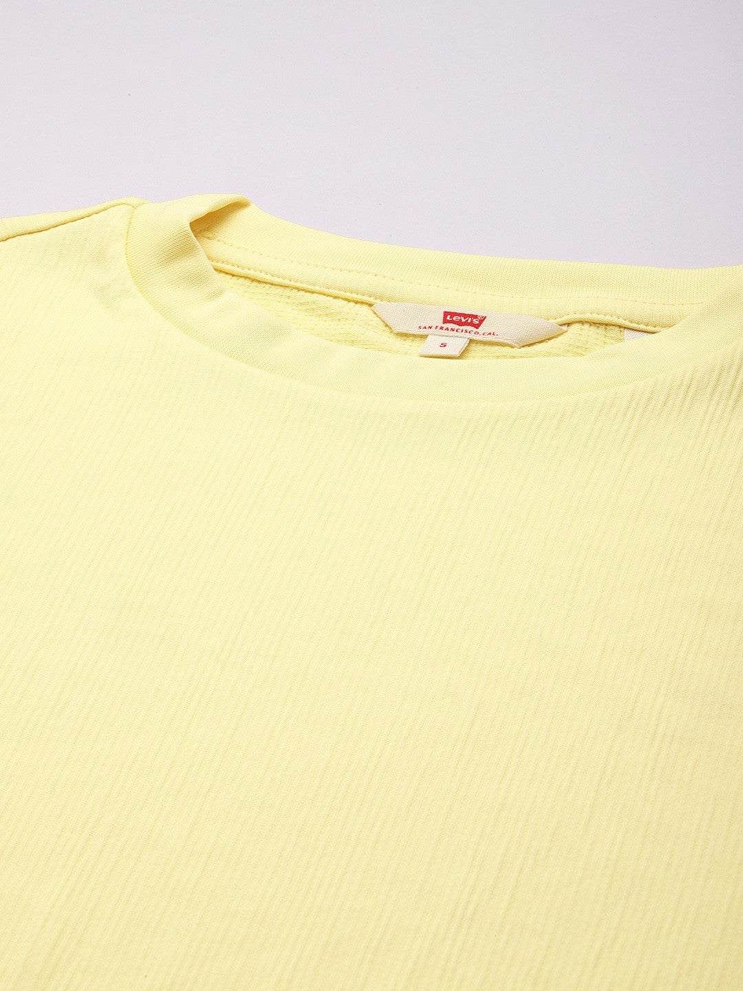 Women's Textured Crew Neck Cropped T-shirt - 3615826c-32a0-401d-9368-46ae7ba4d0cb1710998088190-Levis-Women-Tshirts-6241710998087909-2 View