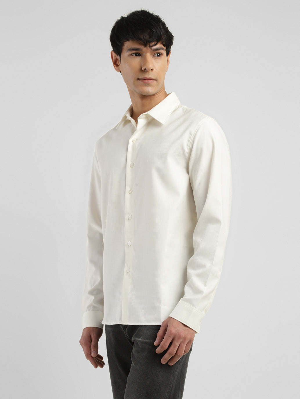 Men's Textured Spread Collar Shirt