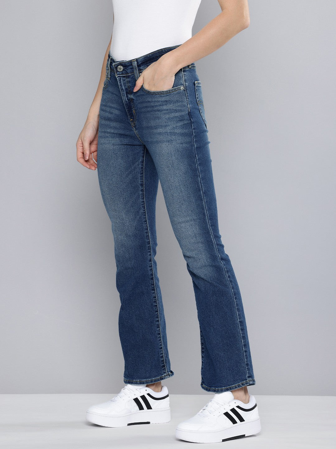 Women's 725 Blue Flared Fit High Rise Jeans - 3e04581d-be0b-4857-a018-9b9848a16e881719560038307-Levis-Women-Jeans-5371719560037741-2 View
