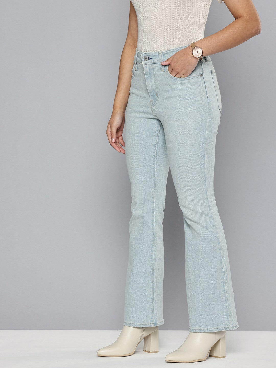 Women's 726 Blue Flared Fit High Rise Jeans - 4206d58b-d239-4993-a897-eea6b288a9cf1732276900302-Levis-Women-Jeans-1871732276899629-2 View