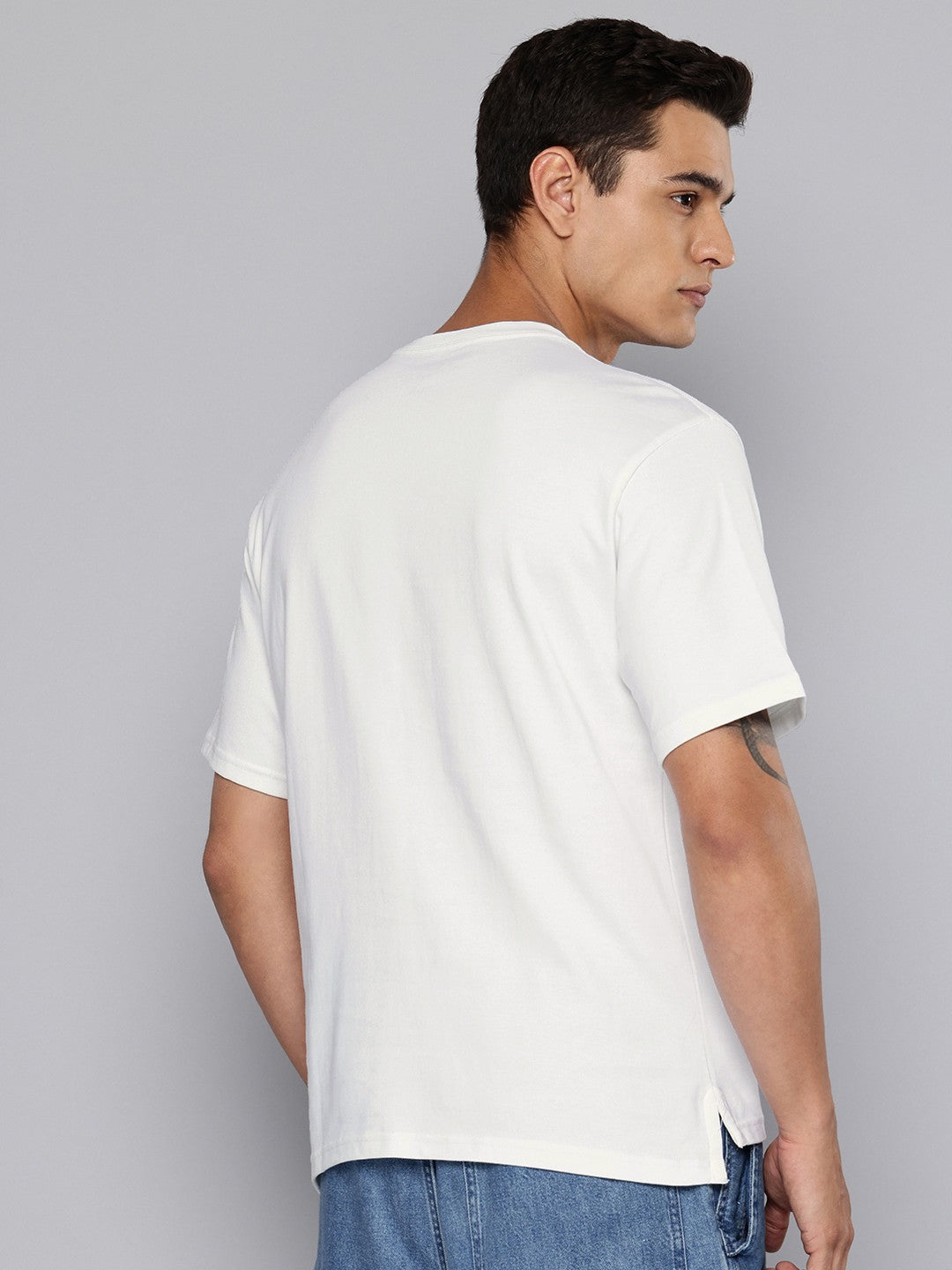 Men's Solid Crew Neck T-Shirt - 4b996011-cded-4ab3-8118-ccbd4c64c6cc1747307291457-Mens-Solid-Crew-Neck-T-Shirt-5361747307291071-4 View