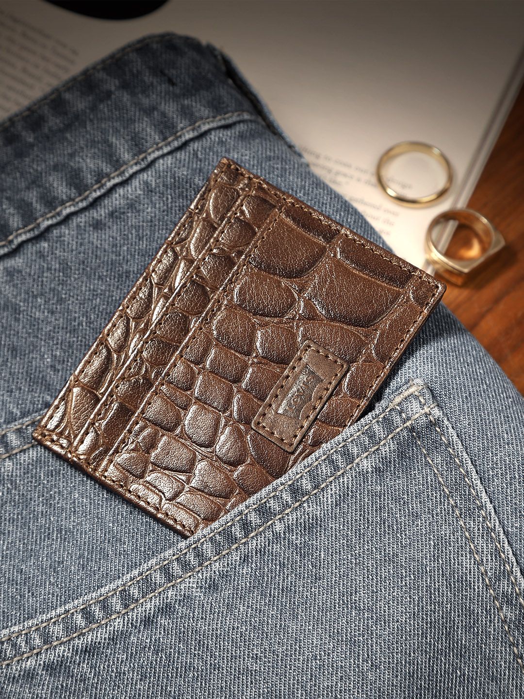 Men's Brown Textured Wallet - 7e7e5c06-ae8a-4b6d-9c12-190f91bcfa2e1744177994228-Levis-Men-Textured-Leather-Card-Holder-1251744177993751-1 View