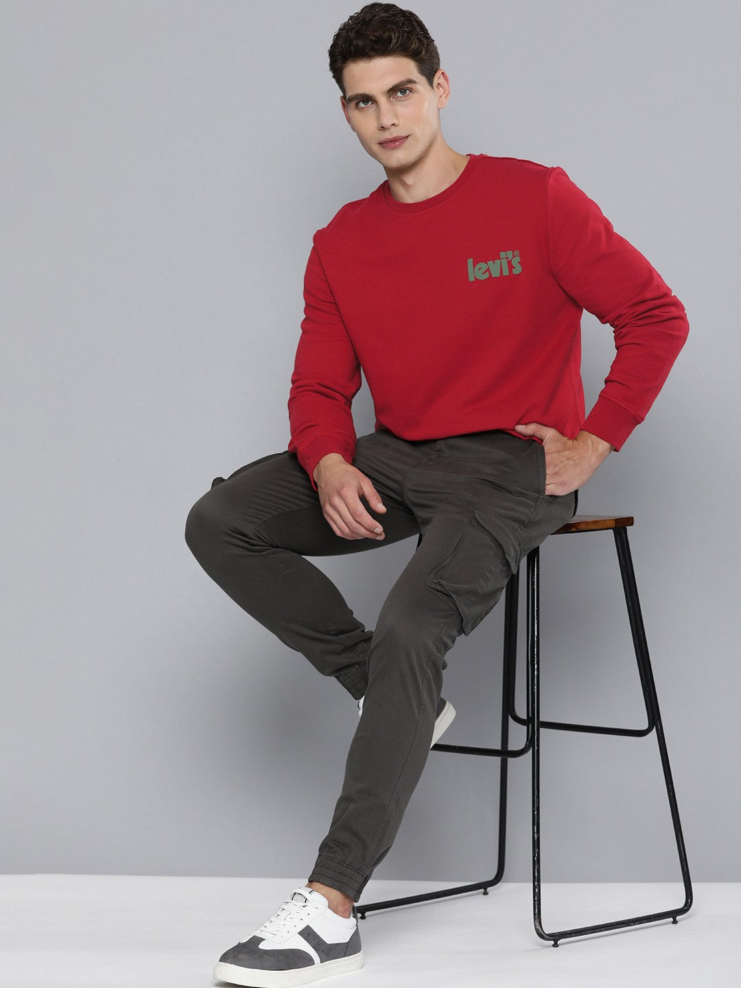 Men's Solid Red Crew Neck Sweatshirt - 7ee76d3b-cb46-4e8b-9b90-d07699d01f1e1704801101933-Levis-Pure-Cotton-Brand-Logo-Printed-Pullover-Sweatshirt-698-5 View
