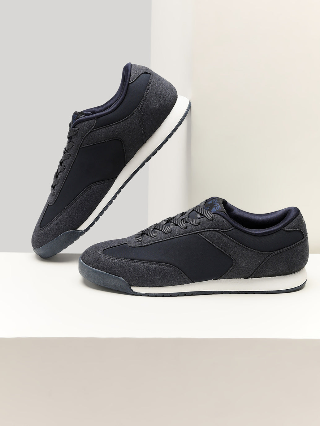 Men's Colorblock Navy Sneakers
