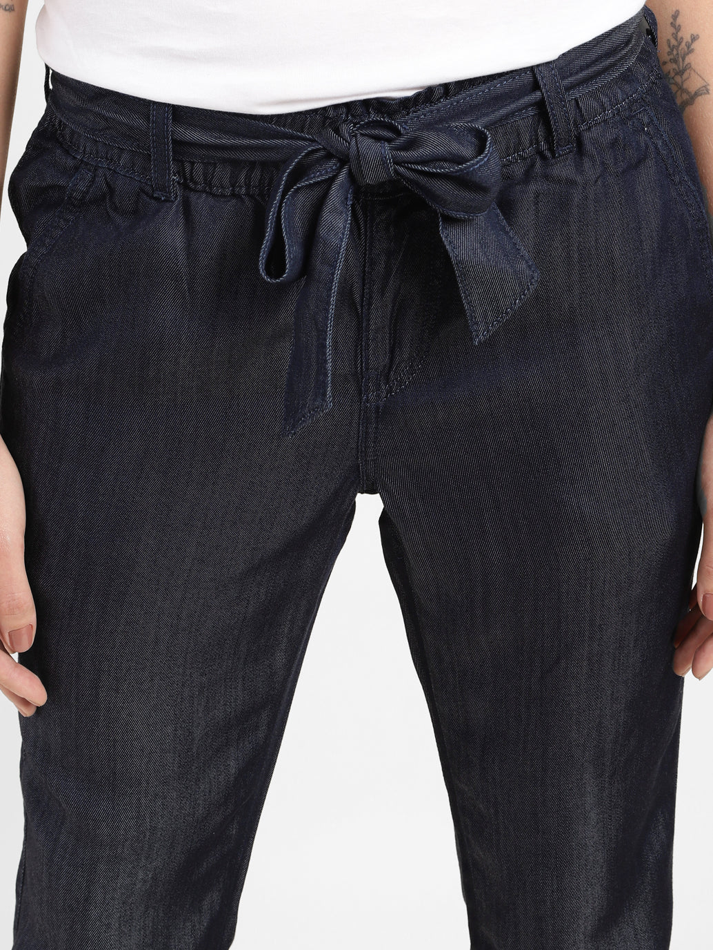 Women's High Rise Black Regular Fit Joggers – Levis India Store