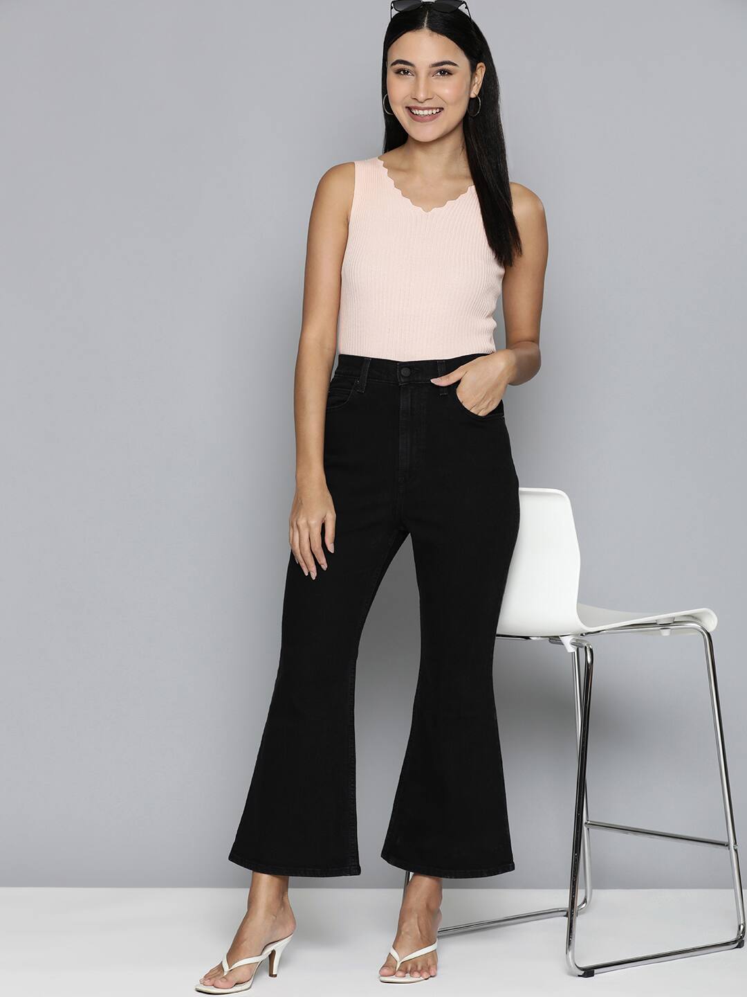 Women's 70s Black Flared Fit High Rise Jeans