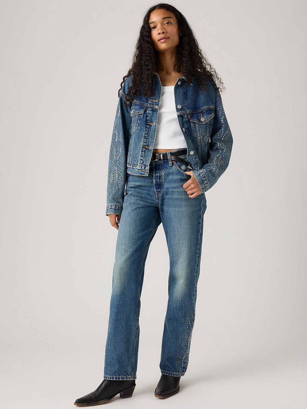 Women's 501'90s Dark Indigo Straight Fit Mid Rise Jeans - Styleshot View