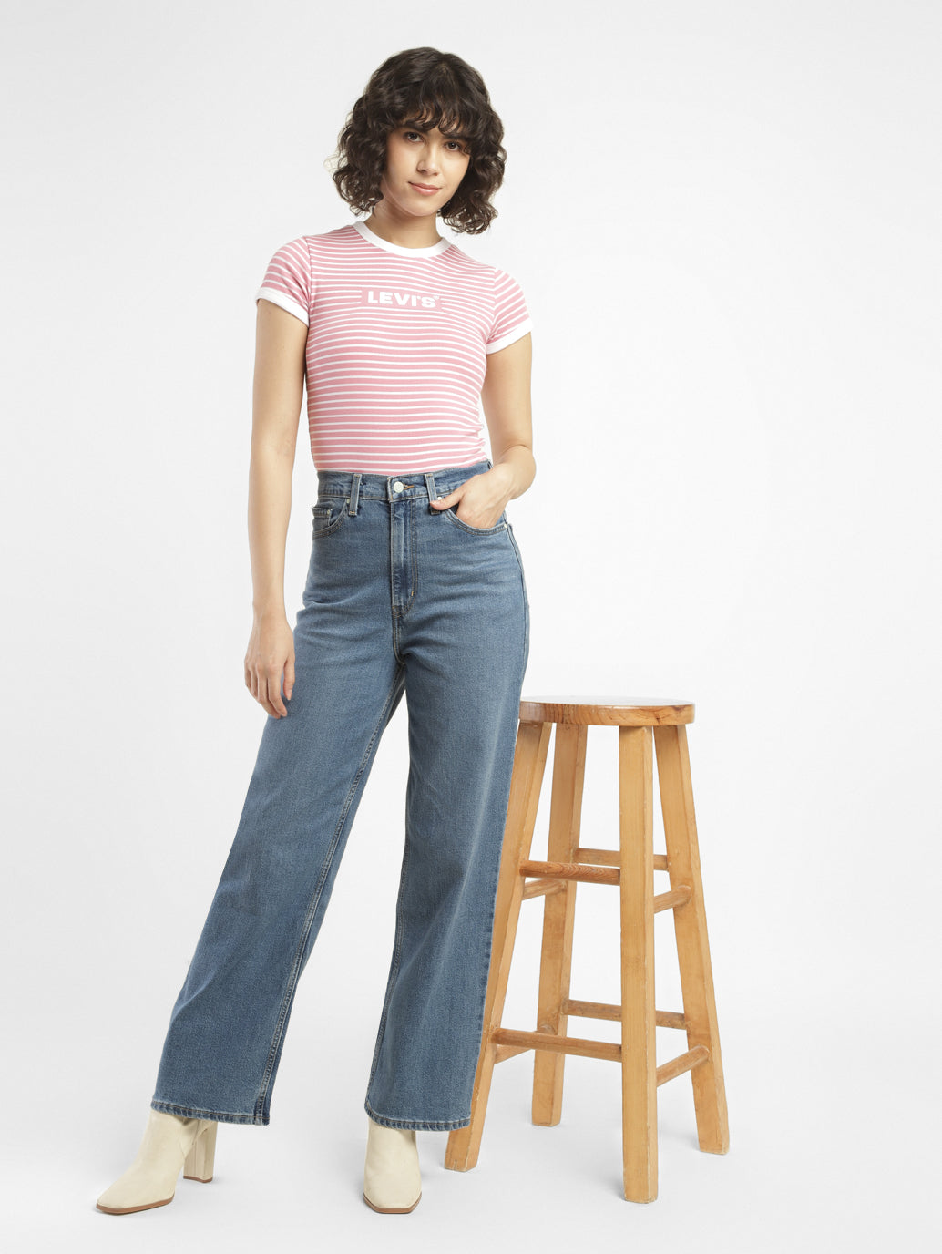 Women's High Rise Loose Fit Jeans