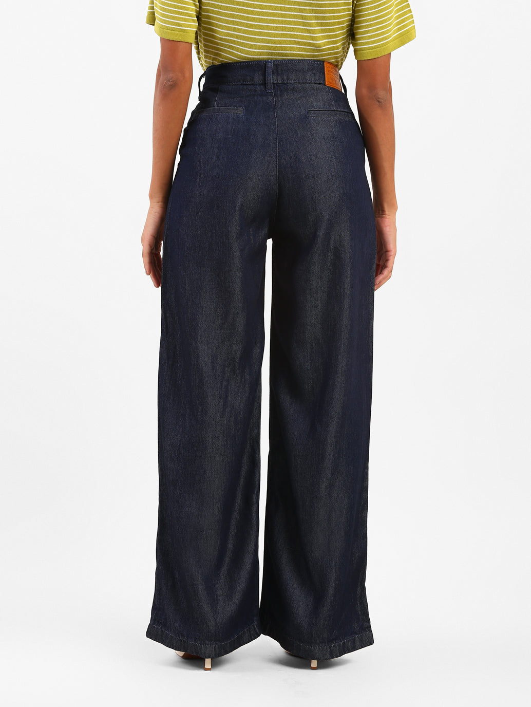 Women's High Rise Loose Fit Jeans