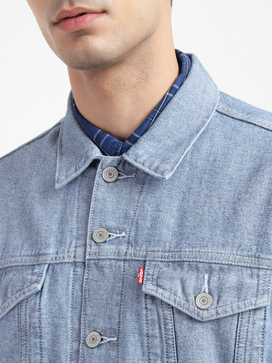 Men's Solid Spread Collar Denim Jacket