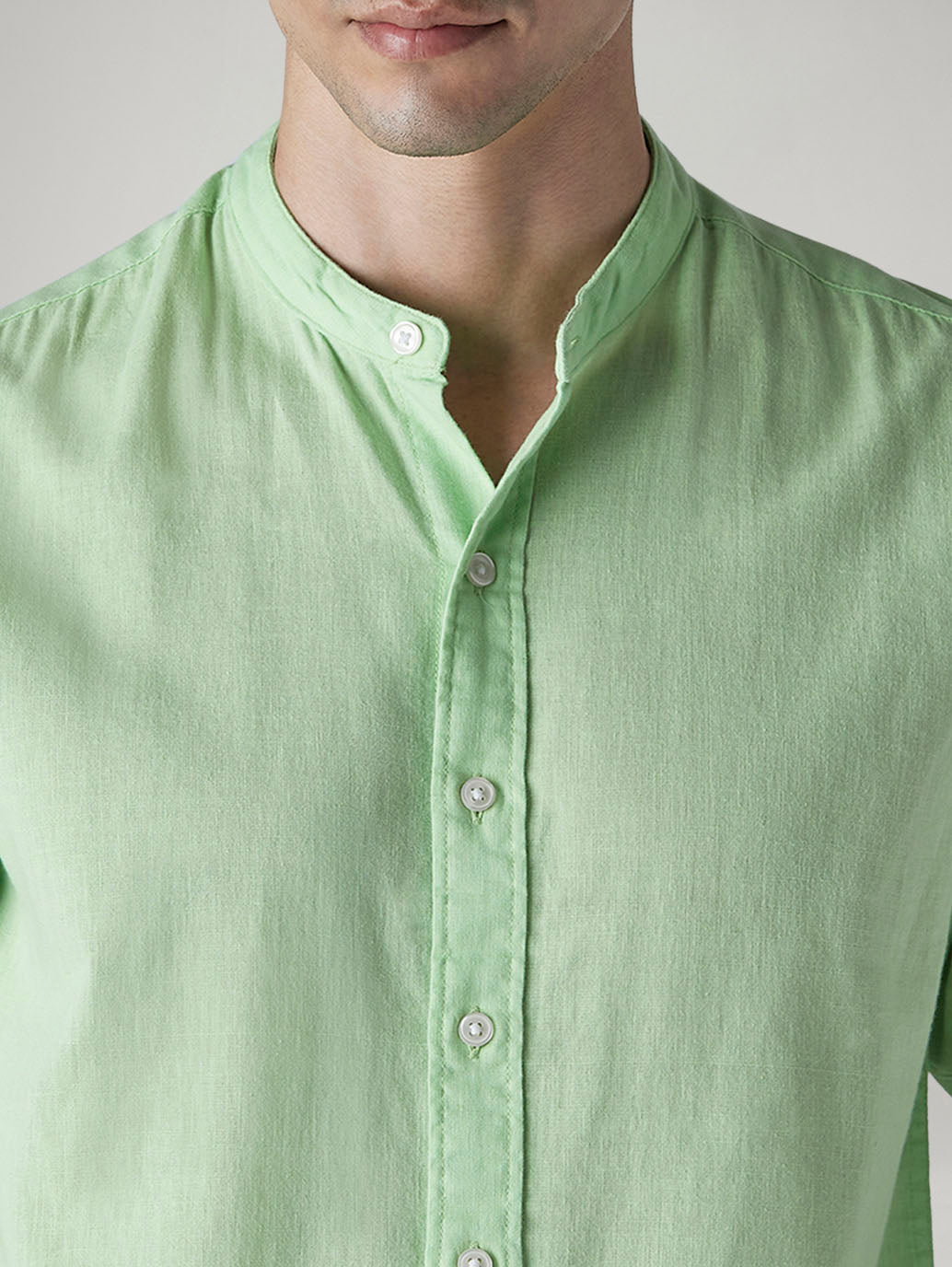 Men's Solid Slim Fit Shirt - Detail View