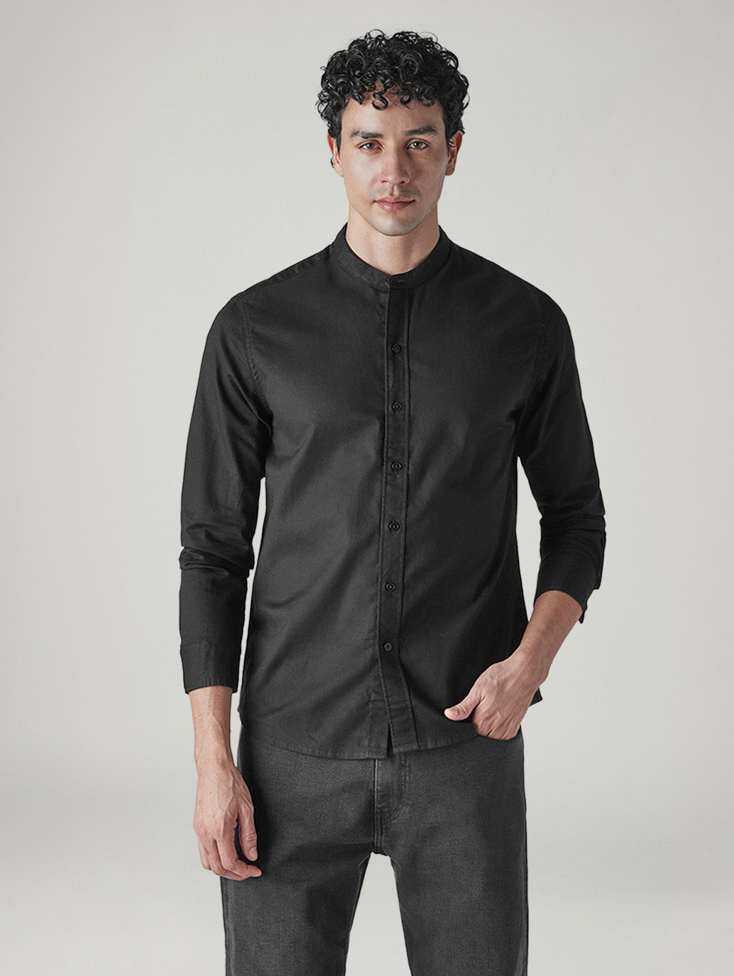 Men's Solid Slim Fit Oxford Shirt - Front View