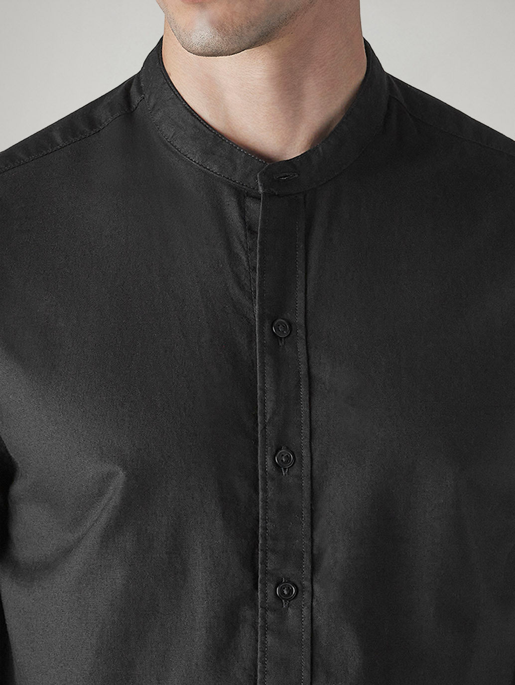 Men's Solid Slim Fit Oxford Shirt - Detail View