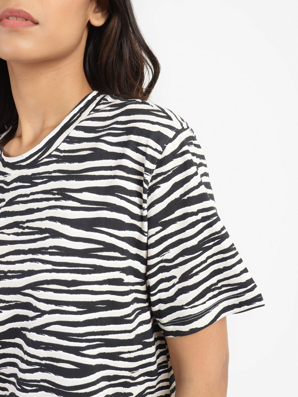 Women's Animal Print Crew Neck T-shirt - 01f2d3aa-f852-4686-8926-1b666d254075 View