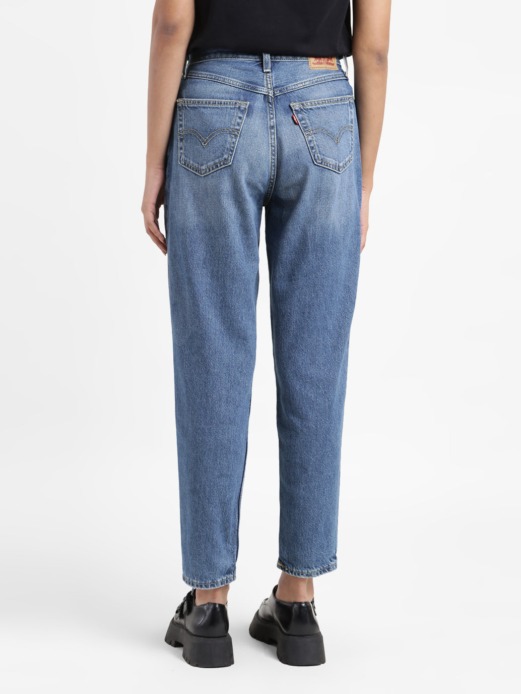 Levis mom jeans tapered on sale fit