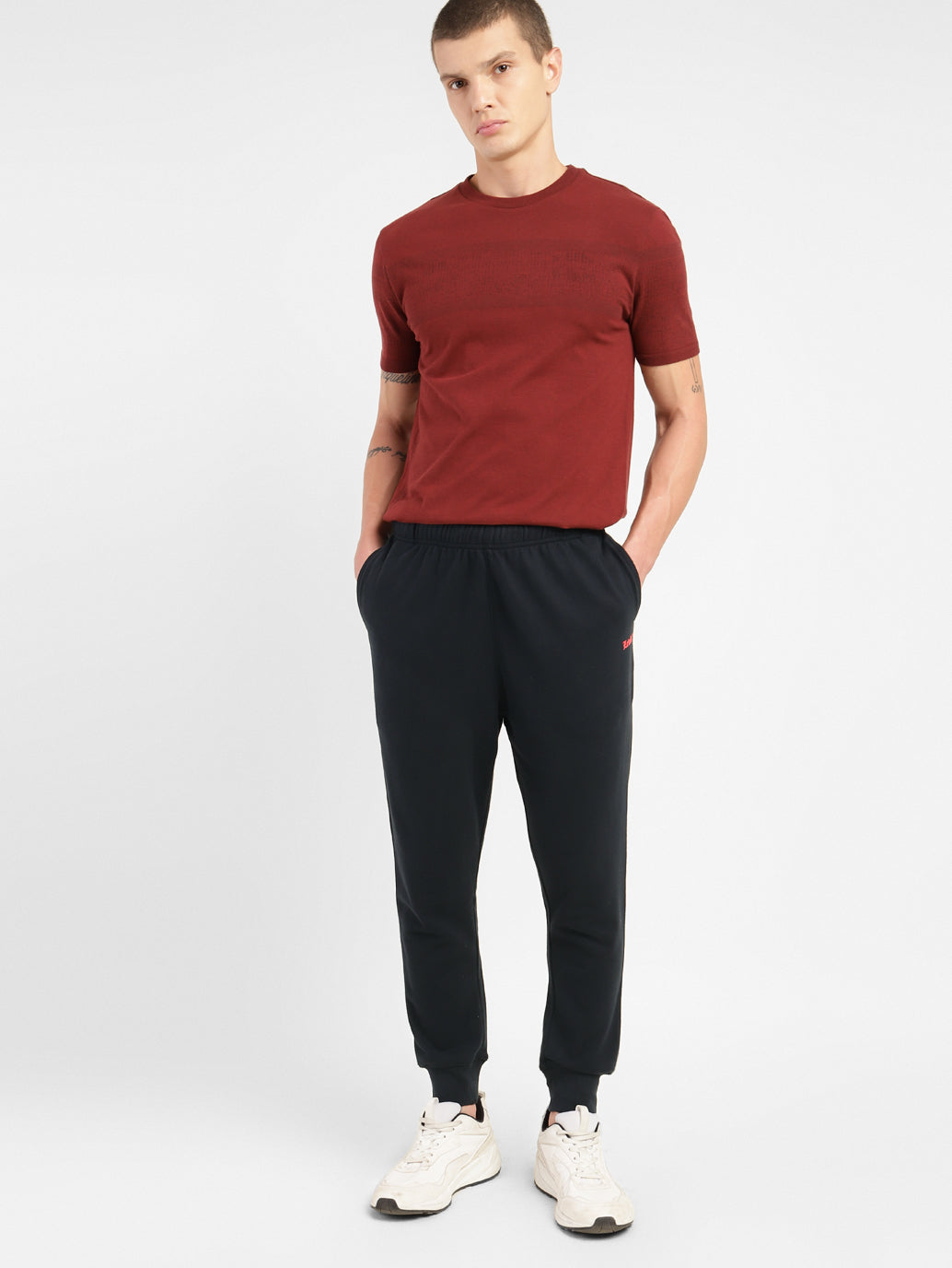 Shop trendy maroon unisex jogger for ultimate comfort & look