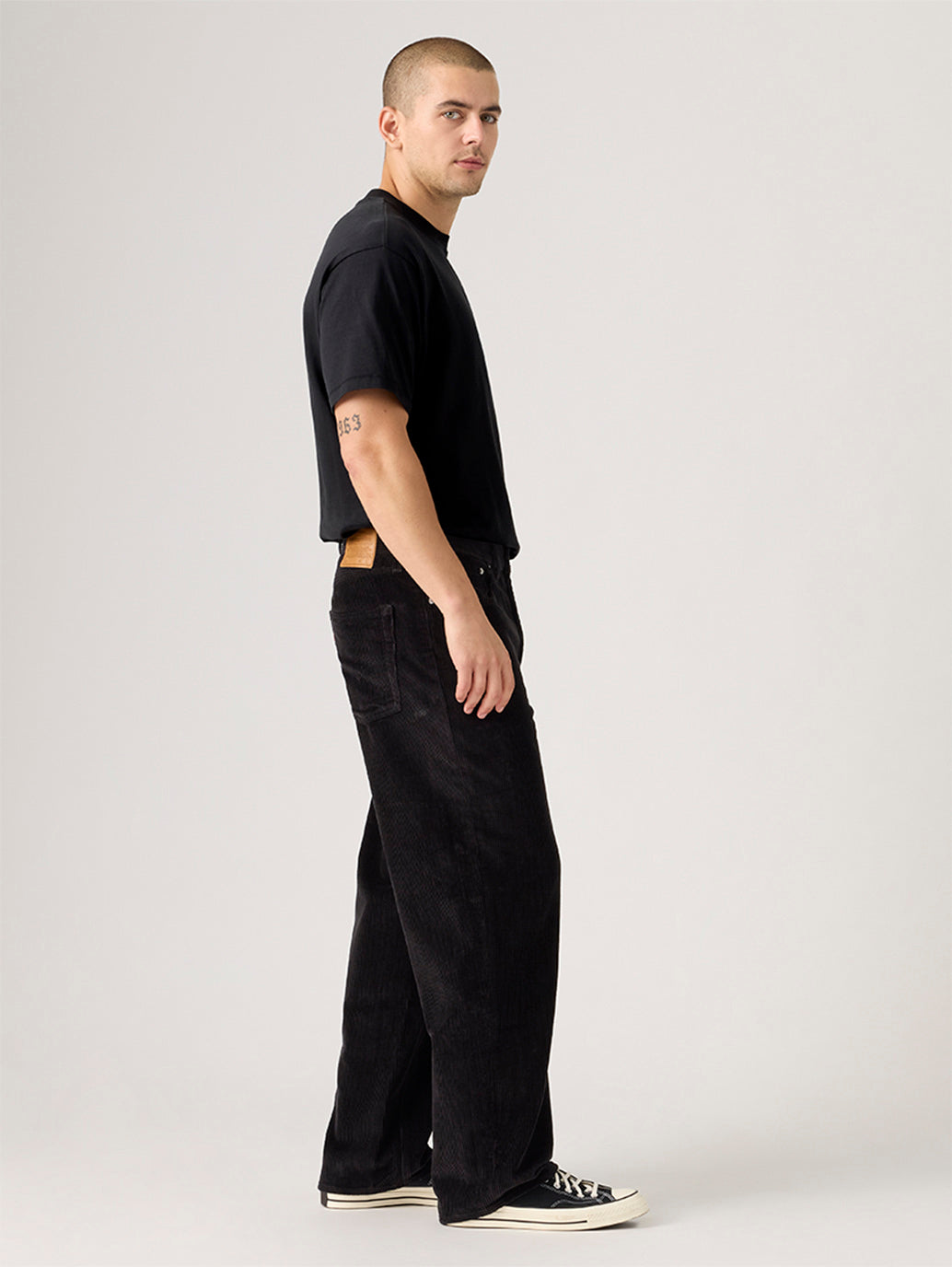 Men's 578 Black Loose Fit Mid Rise Corduroy Jeans - Side View