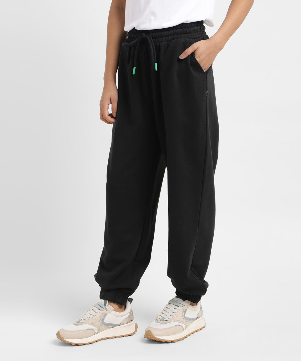 Women's Mid Rise Black Regular Fit Joggers