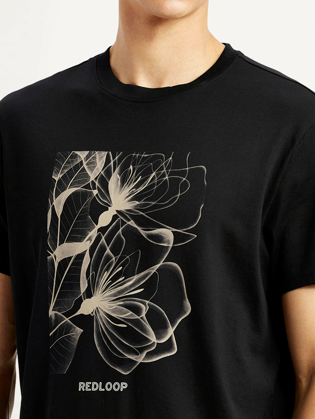 Men's Graphic Print Black Slim Fit T-shirt - Detail View
