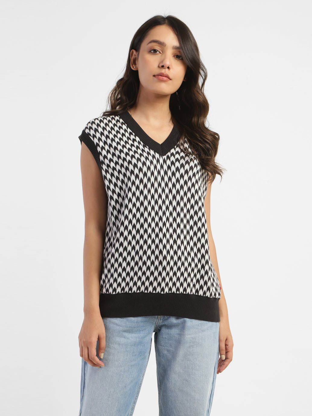 Women's V-Neck Checkered Sweater