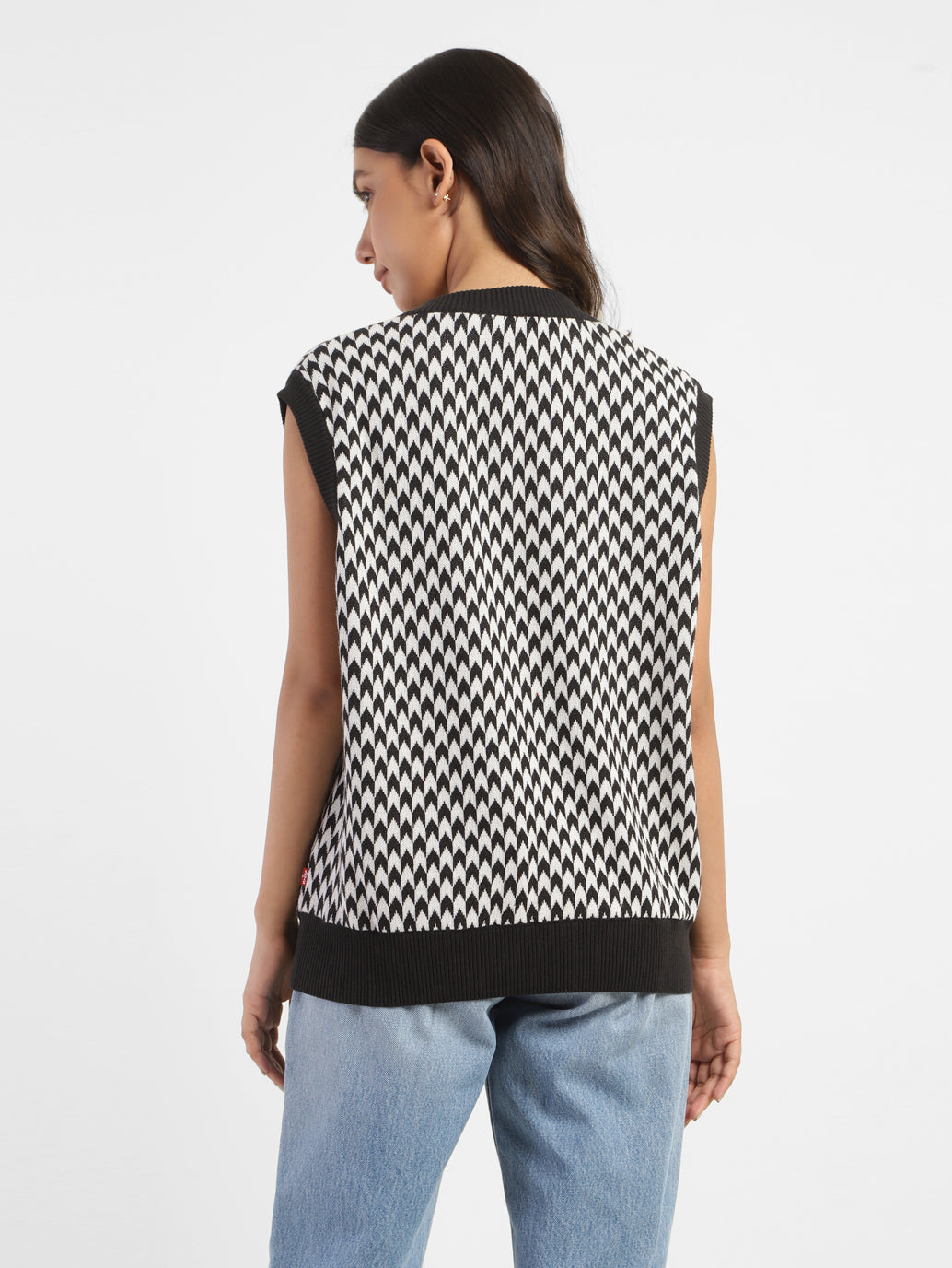 Women's V-Neck Checkered Sweater