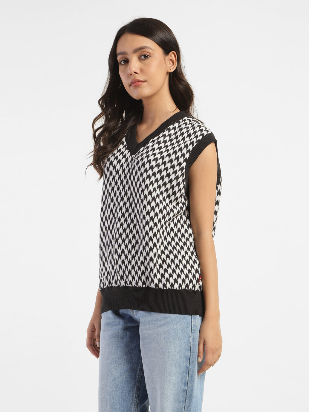 Women's V-Neck Checkered Sweater