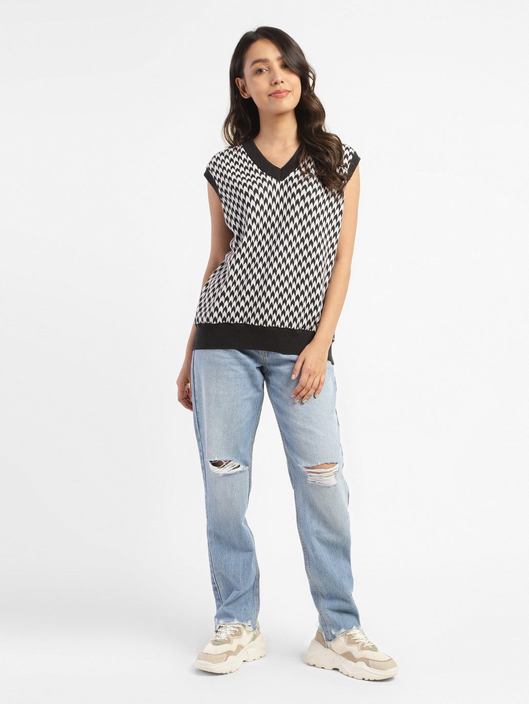 Women's V-Neck Checkered Sweater