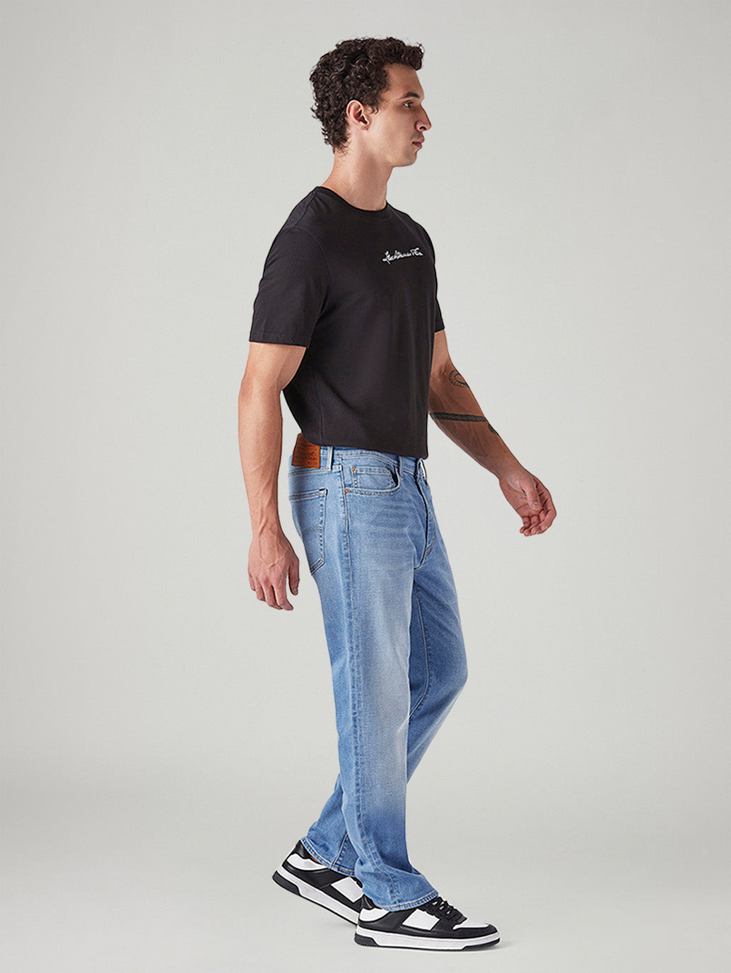 Men's 541 Light Indigo Tapered Fit Mid Rise Linen Jeans - Side View