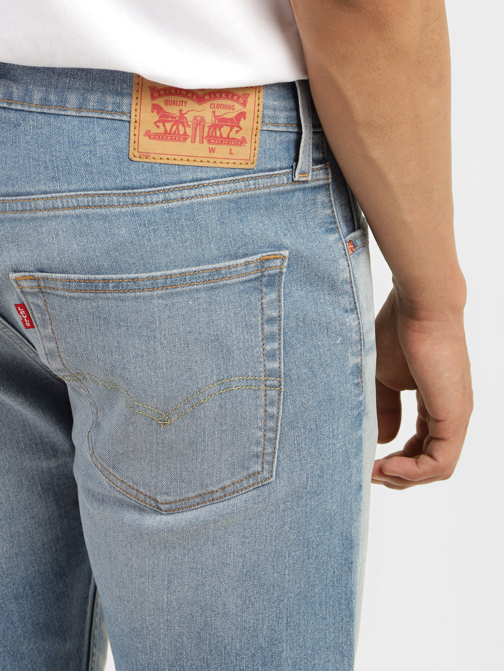 Men's 512 Blue Slim Tapered Fit Mid Rise Jeans - 8cf5c30b-f44a-4221-b1a8-0f98f9f32e75 View