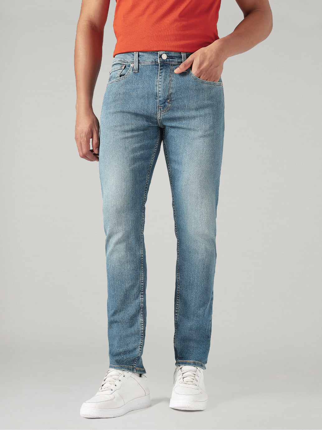 Men's 512 Blue Slim Tapered Fit Mid Rise Tinted Jeans - Front View