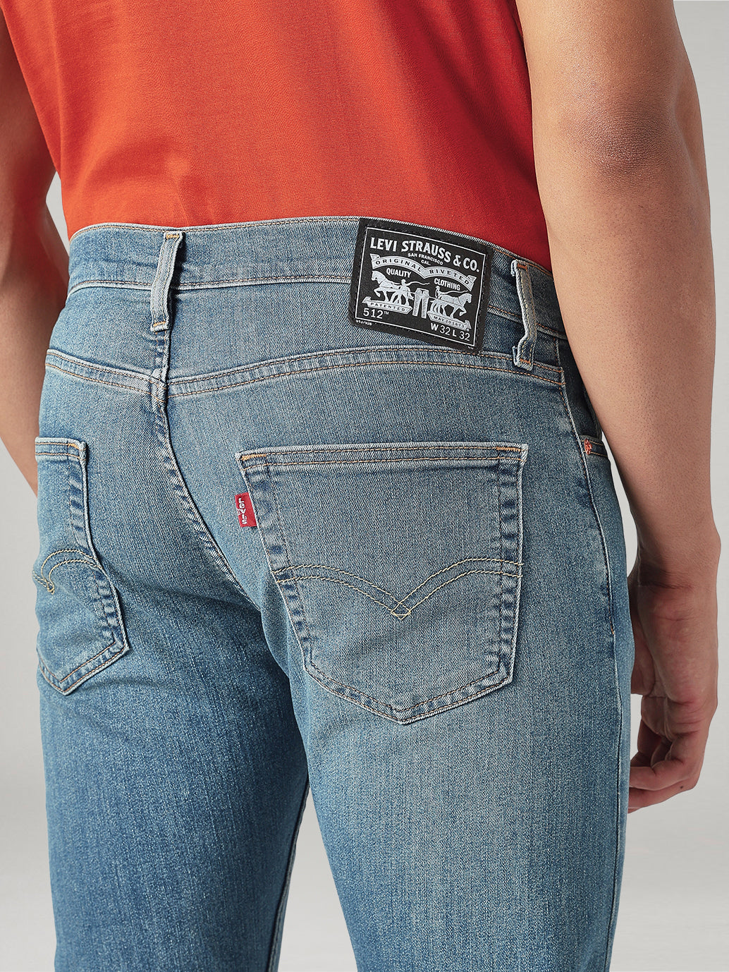 Men's 512 Blue Slim Tapered Fit Mid Rise Tinted Jeans - Detail View