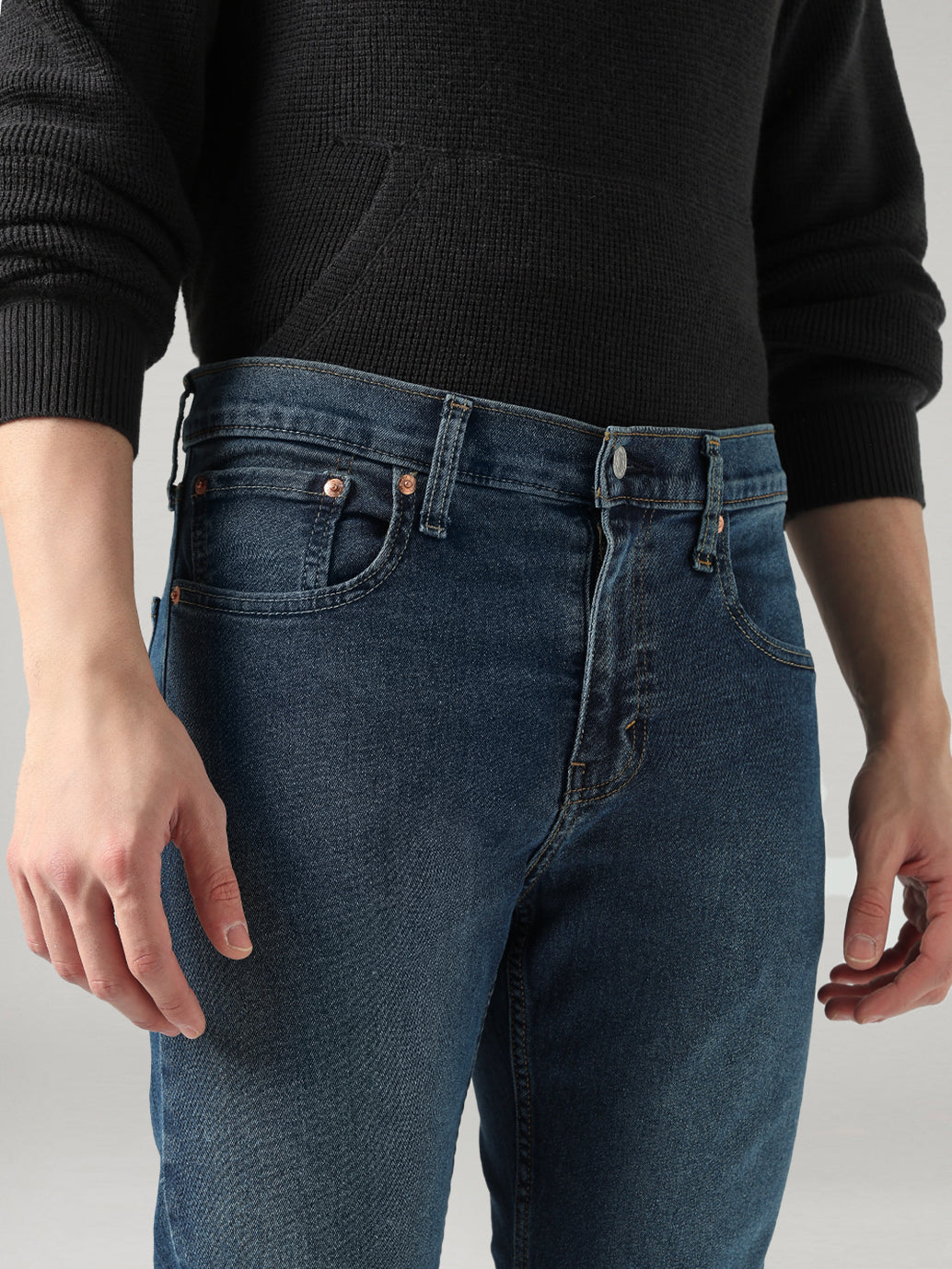 Men's 512 Blue Slim Tapered Fit Mid Rise Jeans - Detail View
