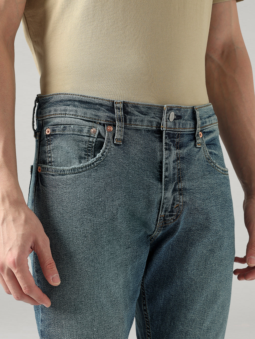 Men's 512 Blue Slim Tapered Fit Mid Rise Jeans - Detail View