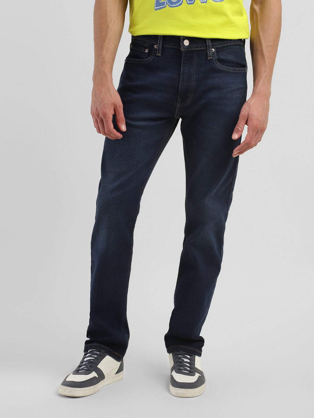 Men's 513 Blue Slim Straight Fit Mid Rise Jeans - 2da946a0-84bd-4048-891b-fdfb5d281f76 View