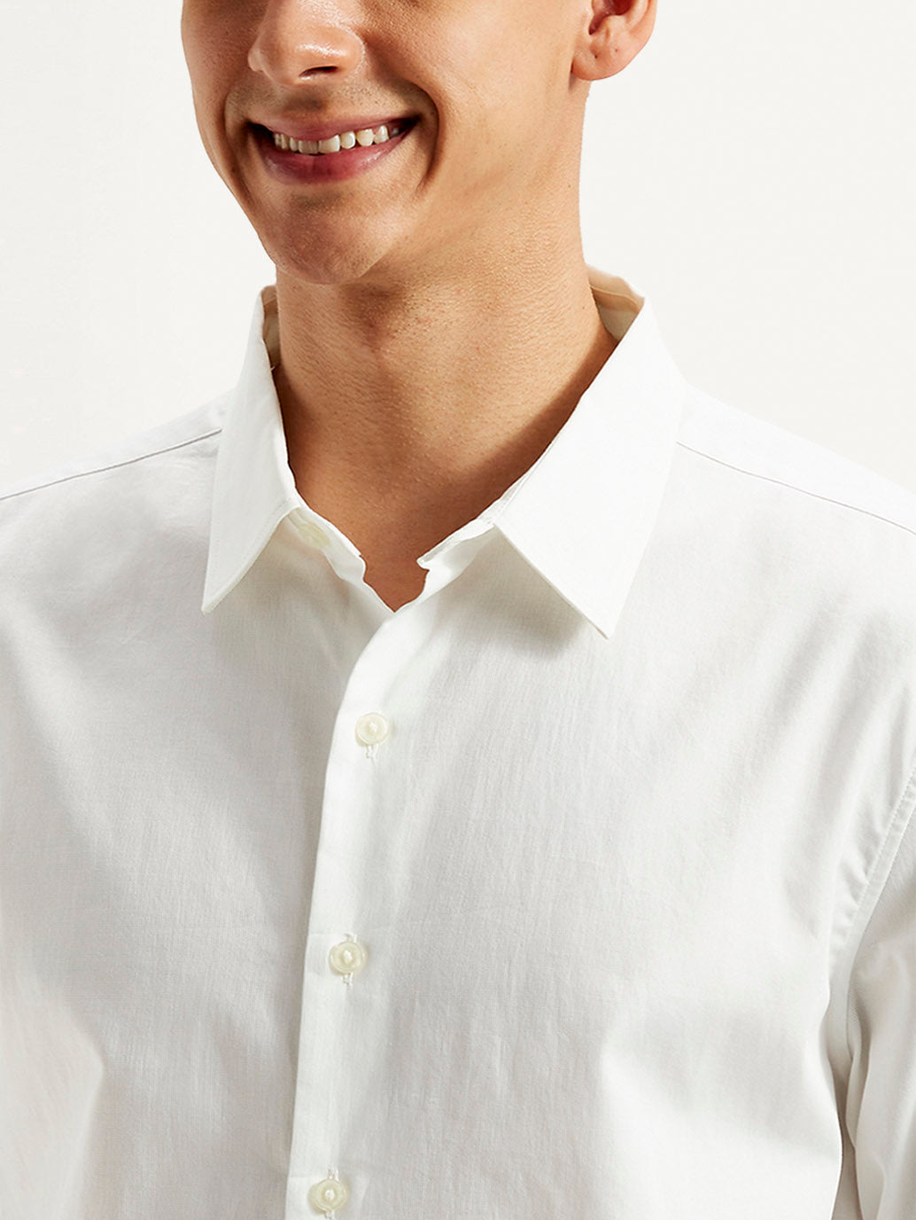 Men's Redloop Solid Slim Fit Shirt - Detail View