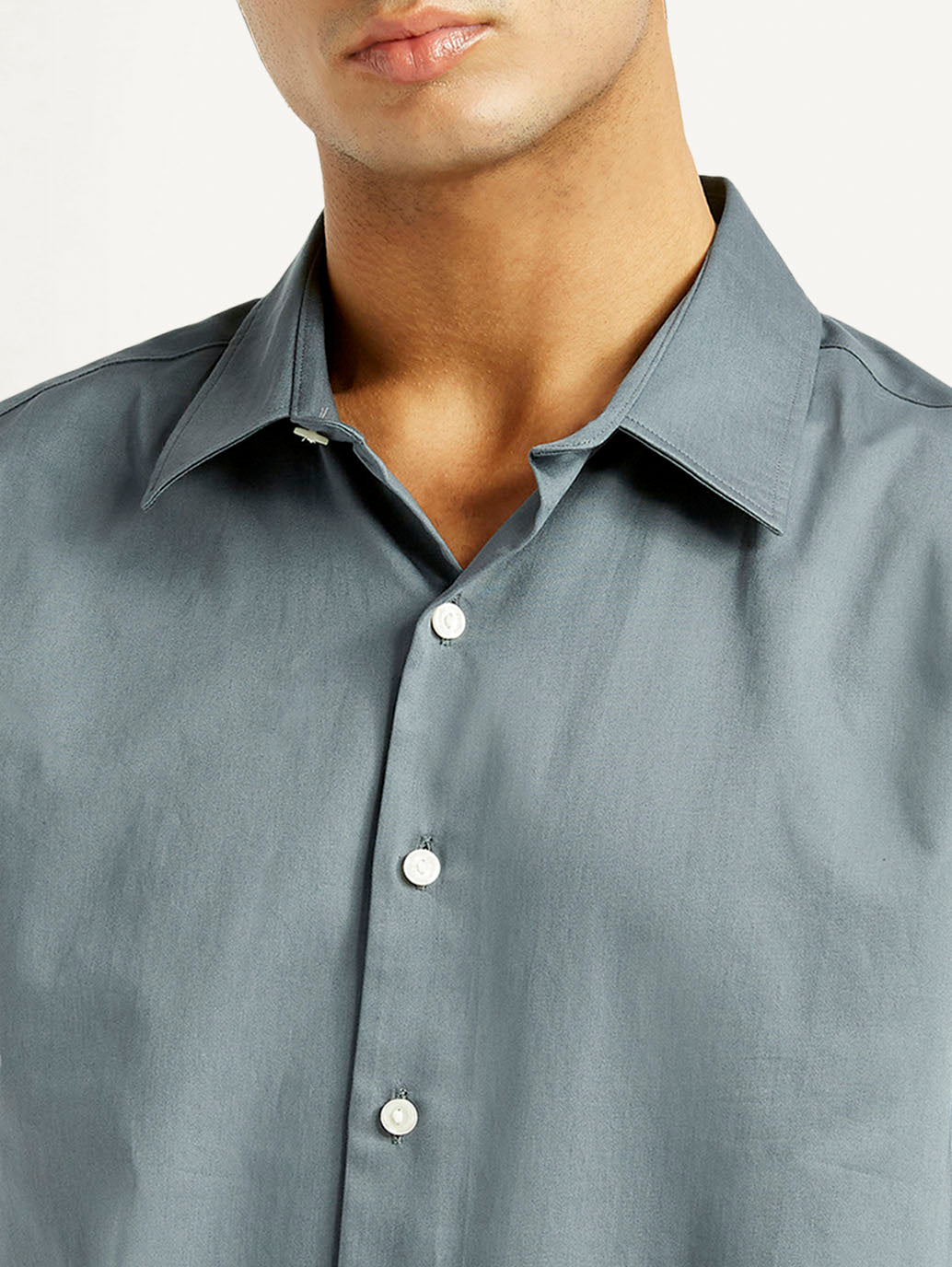 Men's Redloop Solid Slim Fit Shirt - Detail View