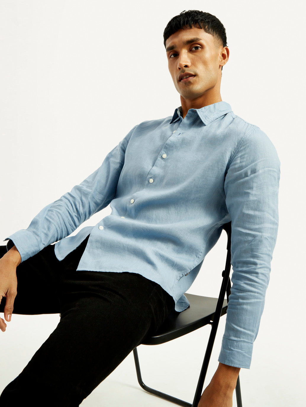 Men's Redloop Solid Light Blue Slim Fit Linen Shirt - Elevated View