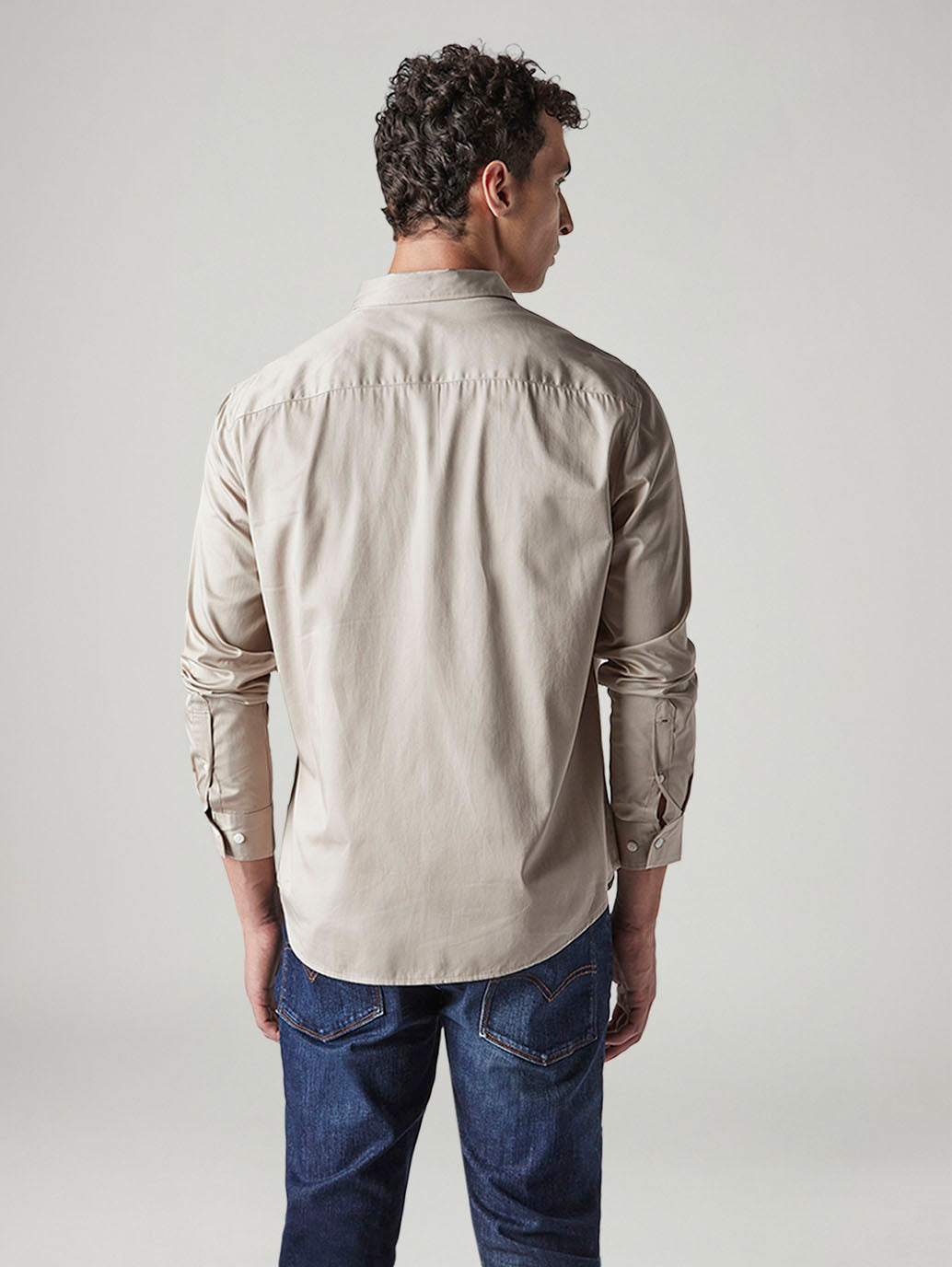 Men's Solid Slim Fit Poplin Redloop Shirt - Back View