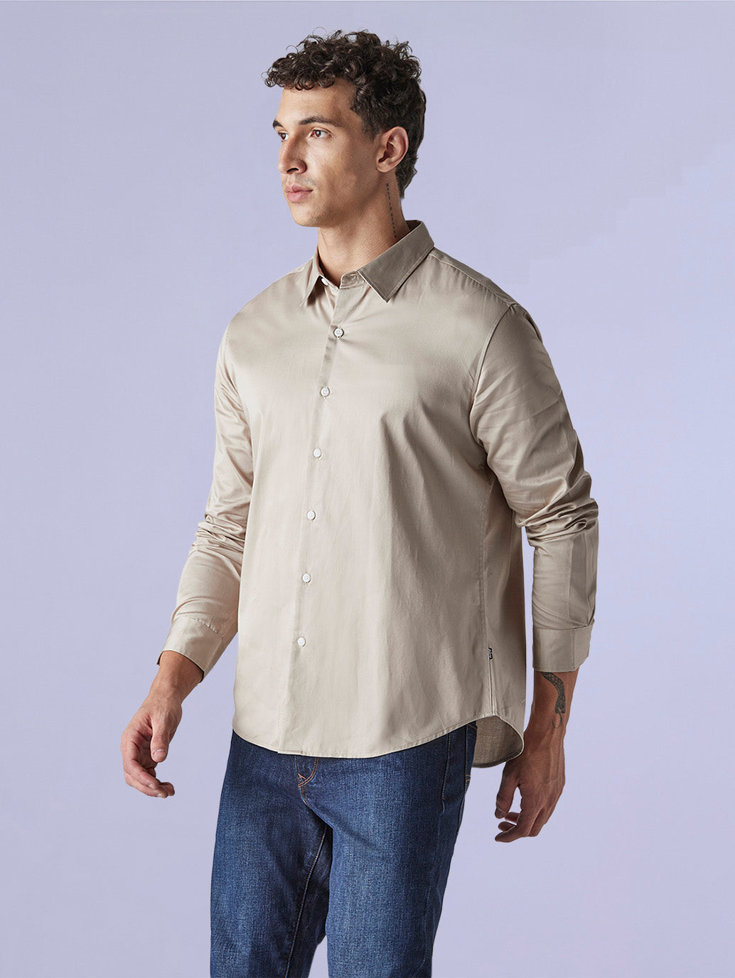 Men's Solid Slim Fit Poplin Redloop Shirt - Side View