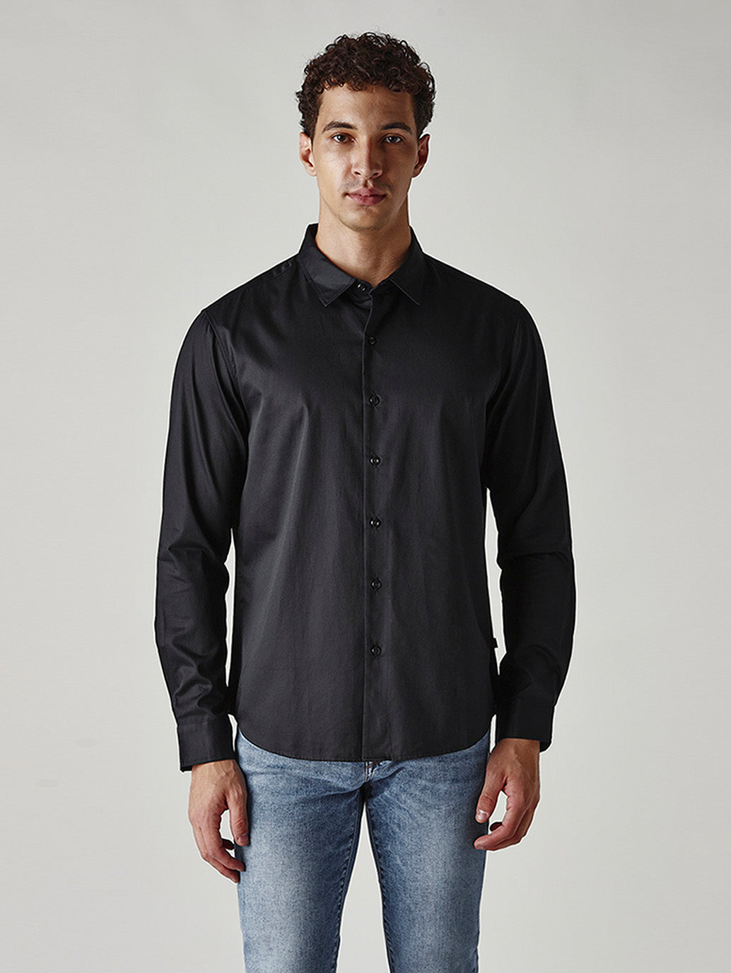 Men's Solid Slim Fit Poplin Redloop Shirt - Front View