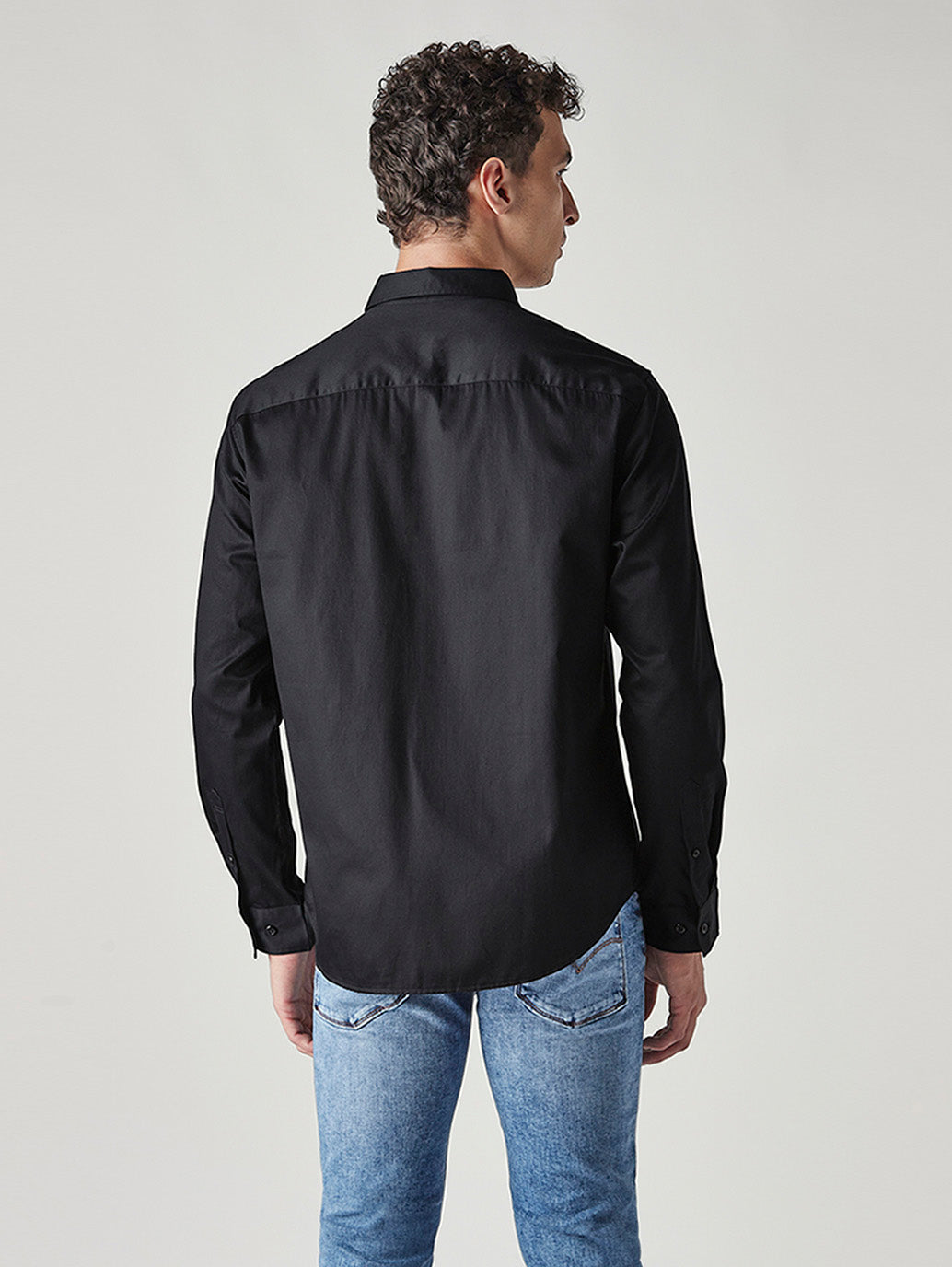 Men's Solid Slim Fit Poplin Redloop Shirt - Back View
