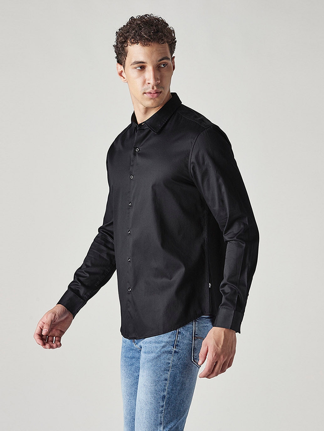 Men's Solid Slim Fit Poplin Redloop Shirt - Side View