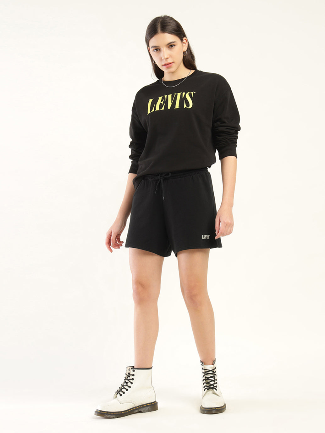 Women's Mid Rise Black Regular Fit Shorts
