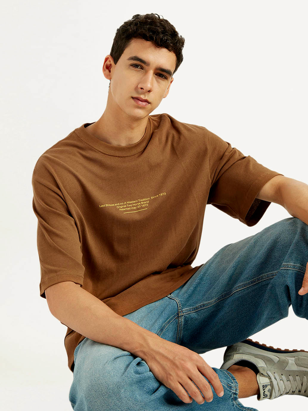 Men's Graphic Print Loose Fit T-shirt - Elevated View